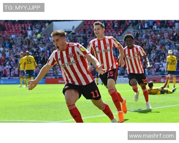 克鲁与什鲁斯的激烈对决揭示英甲联赛的竞争魅力与球队实力较量